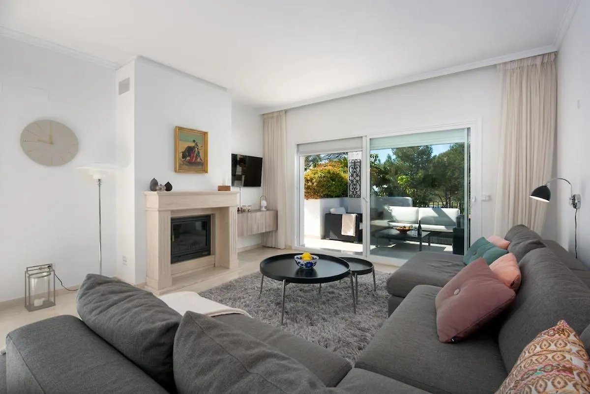 Sun-Kissed Duplex Penthouse Daire Marbella