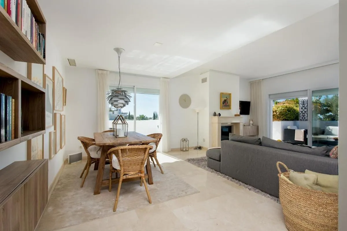 Sun-Kissed Duplex Penthouse Apartman Marbella