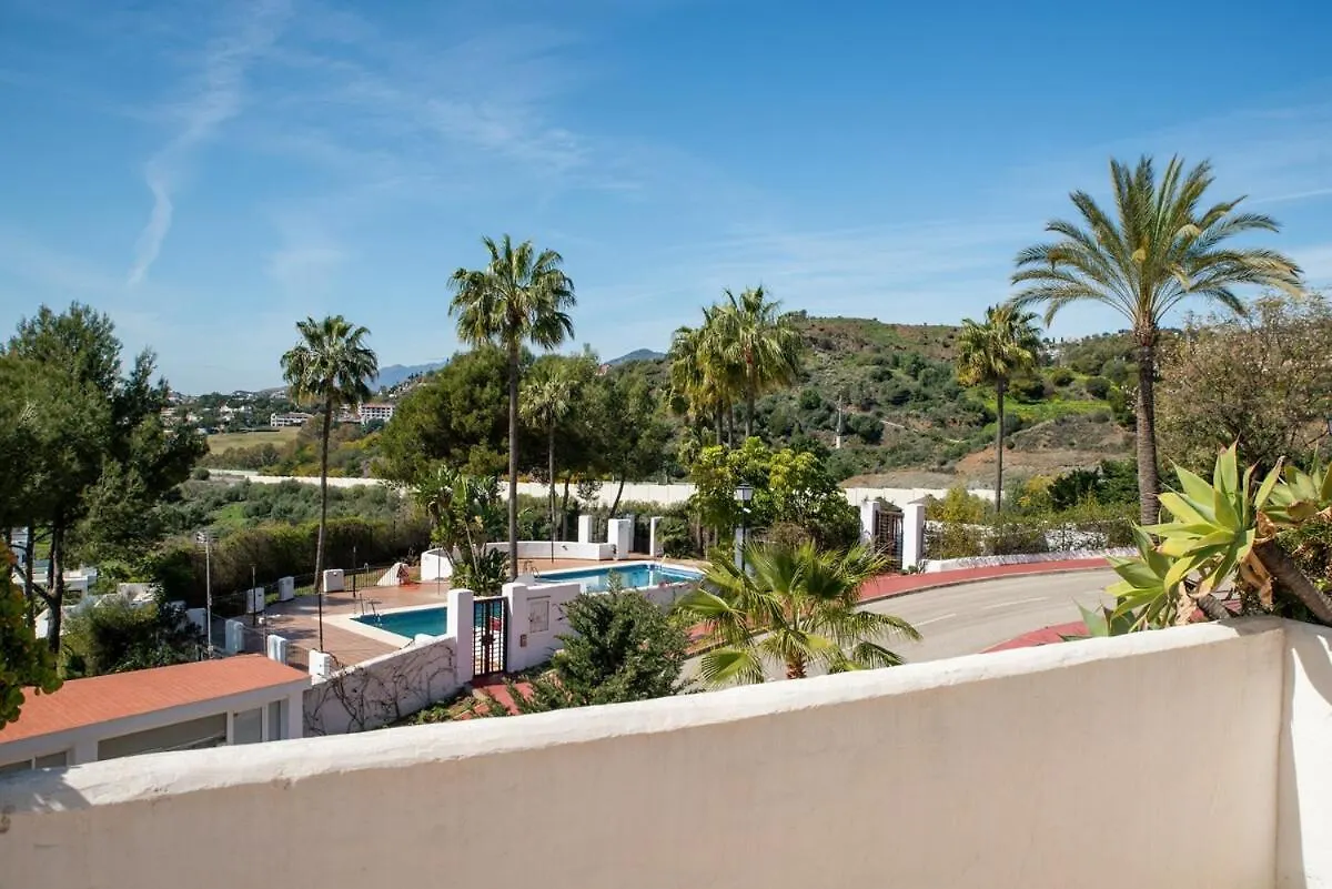 Sun-Kissed Duplex Penthouse Daire Marbella