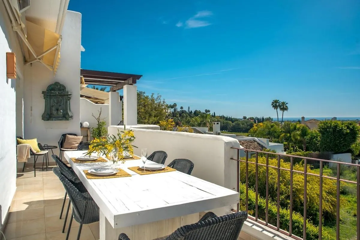 Sun-Kissed Duplex Penthouse Daire Marbella